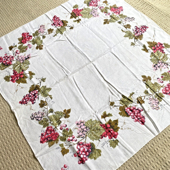 Square tablecloth printed cotton blend pink red grapes greenery vine border - Picture 6 of 10
